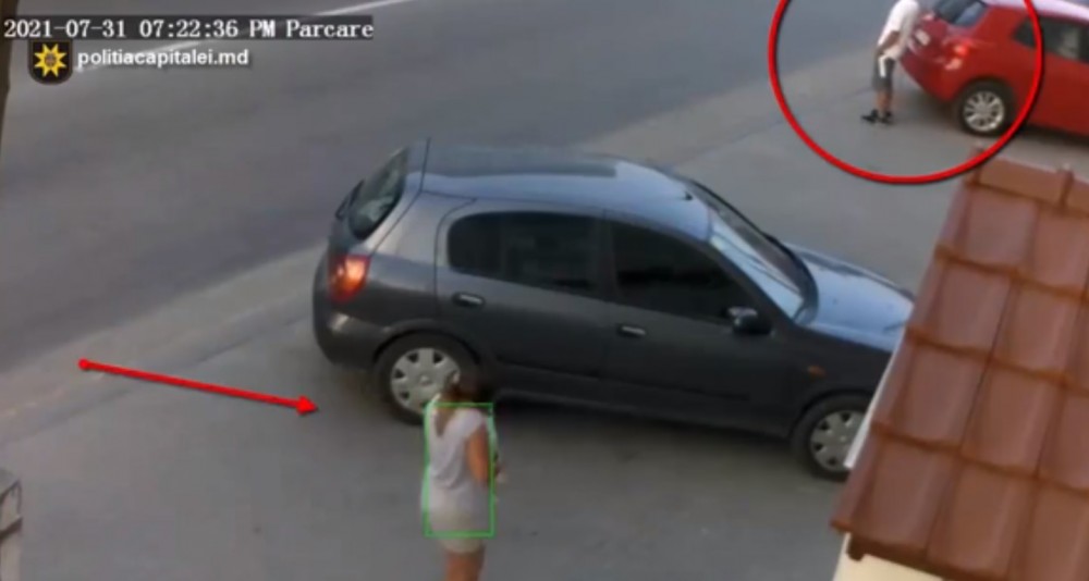 VIDEO // Un bărbat din R. Glodeni a agresat și jefuit în plină stradă o femeie la Durlești